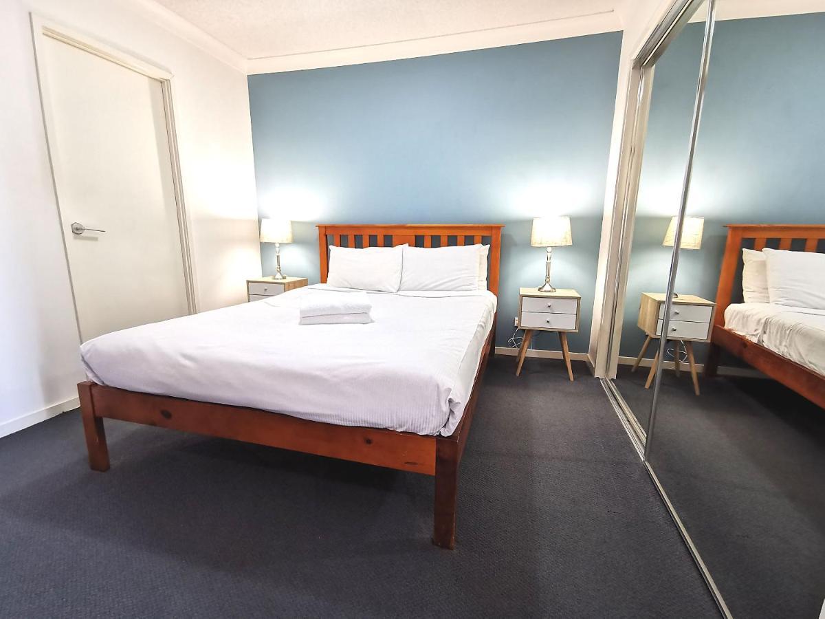 Aparthotel On The Park 4*