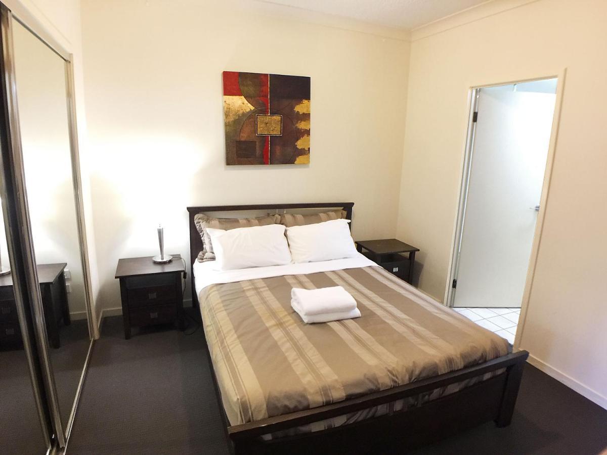 Aparthotel On The Park 4*