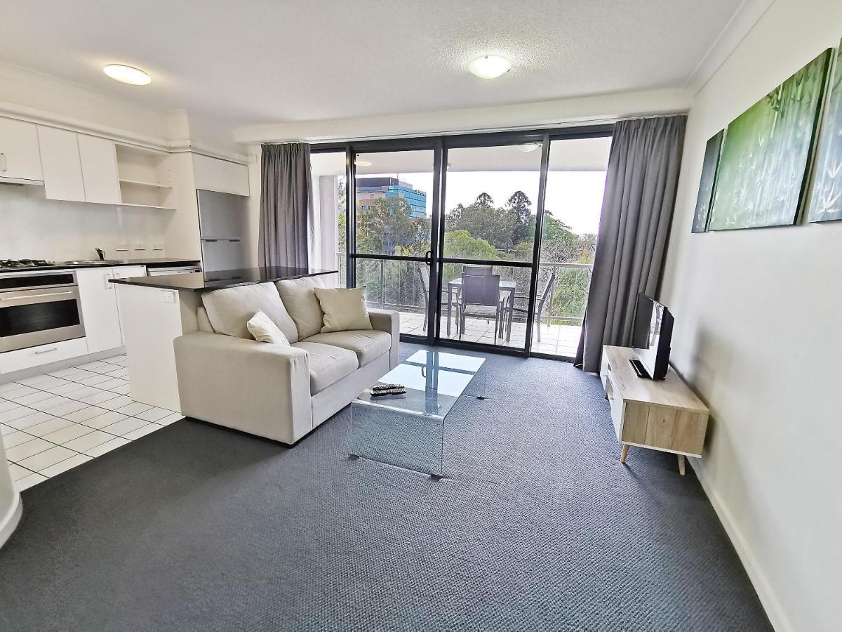 Aparthotel On The Park 4*